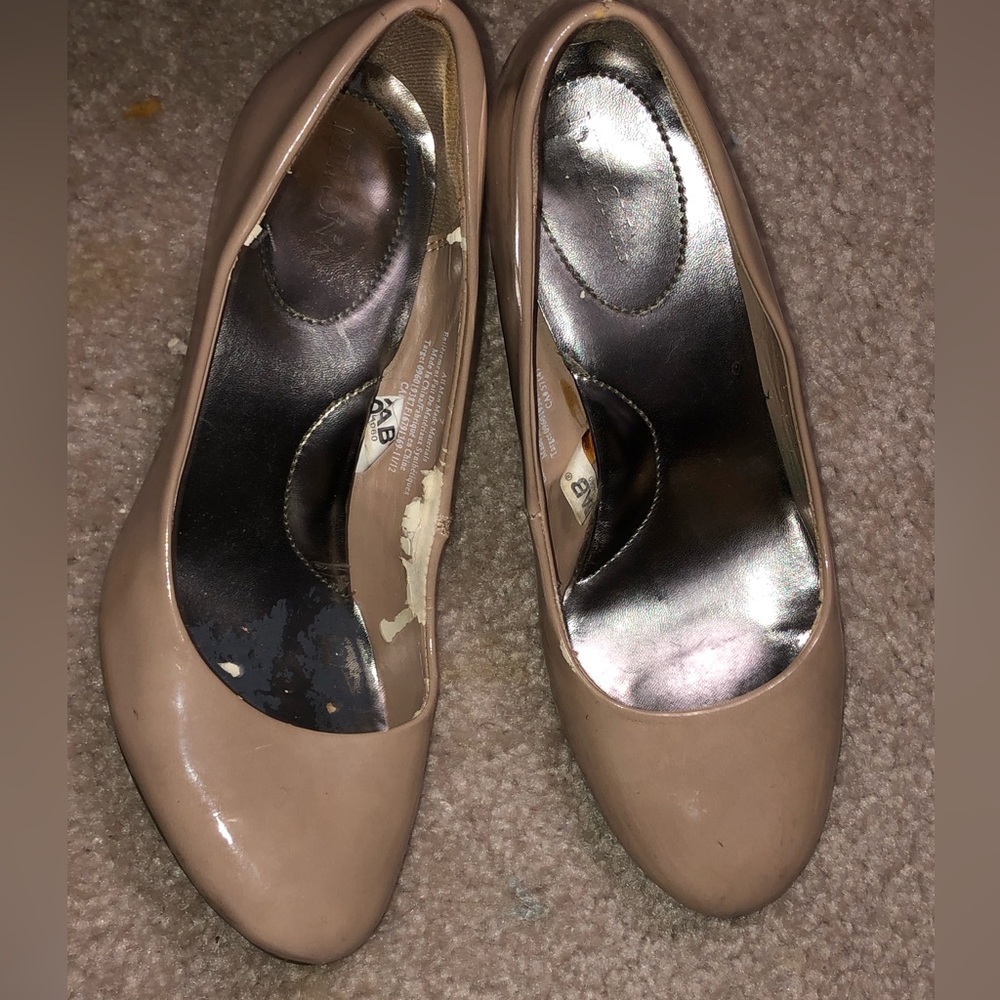 Women's Nude Patent Round-Toe Pumps well worn heels ww